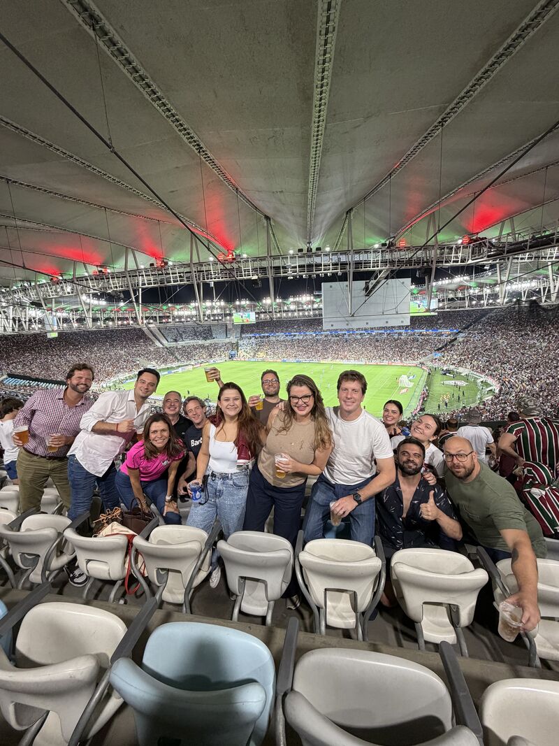 Equipo de Ten Broking en el Estadio Maracaná, Río de Janeiro